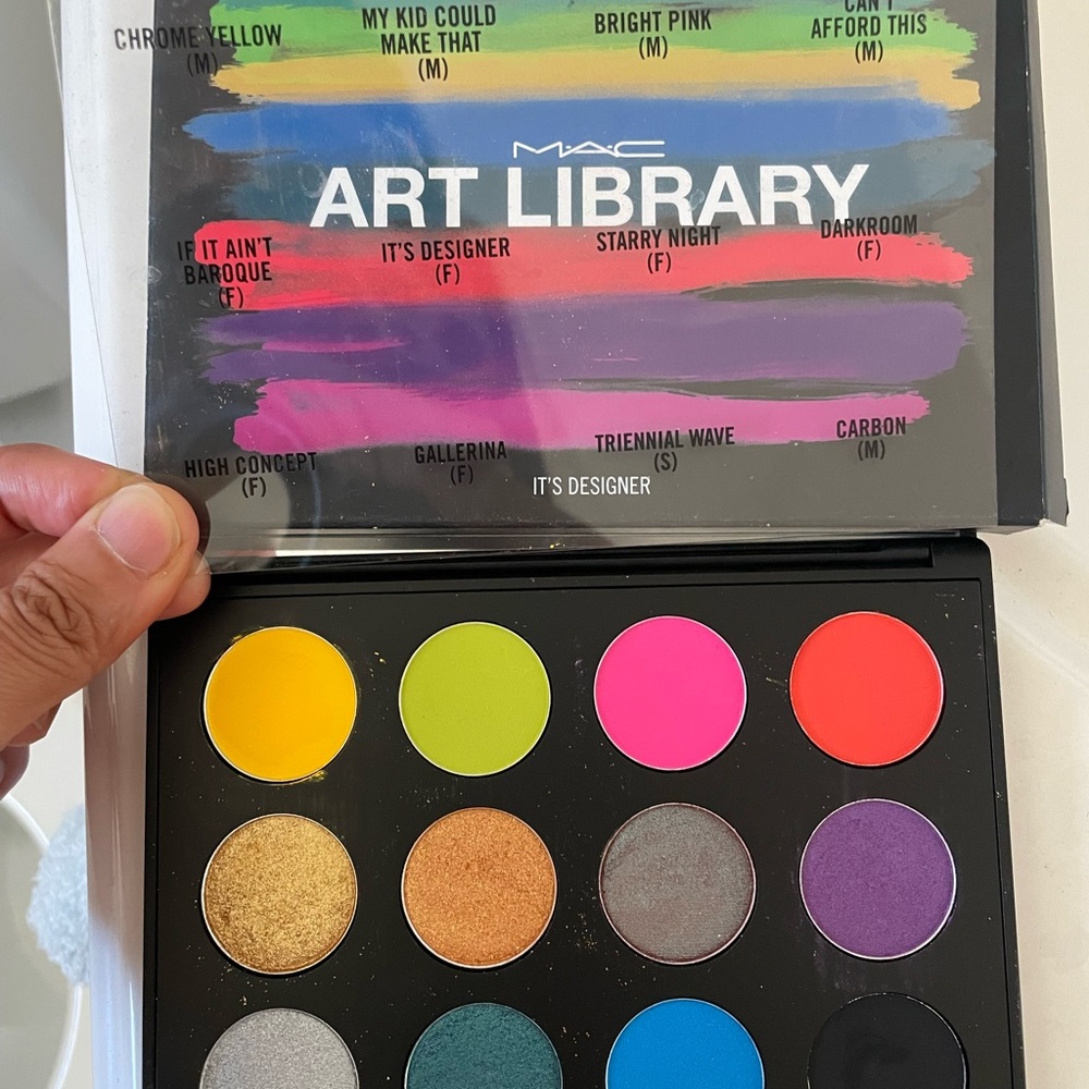 MAC art library eye shadow lightly used